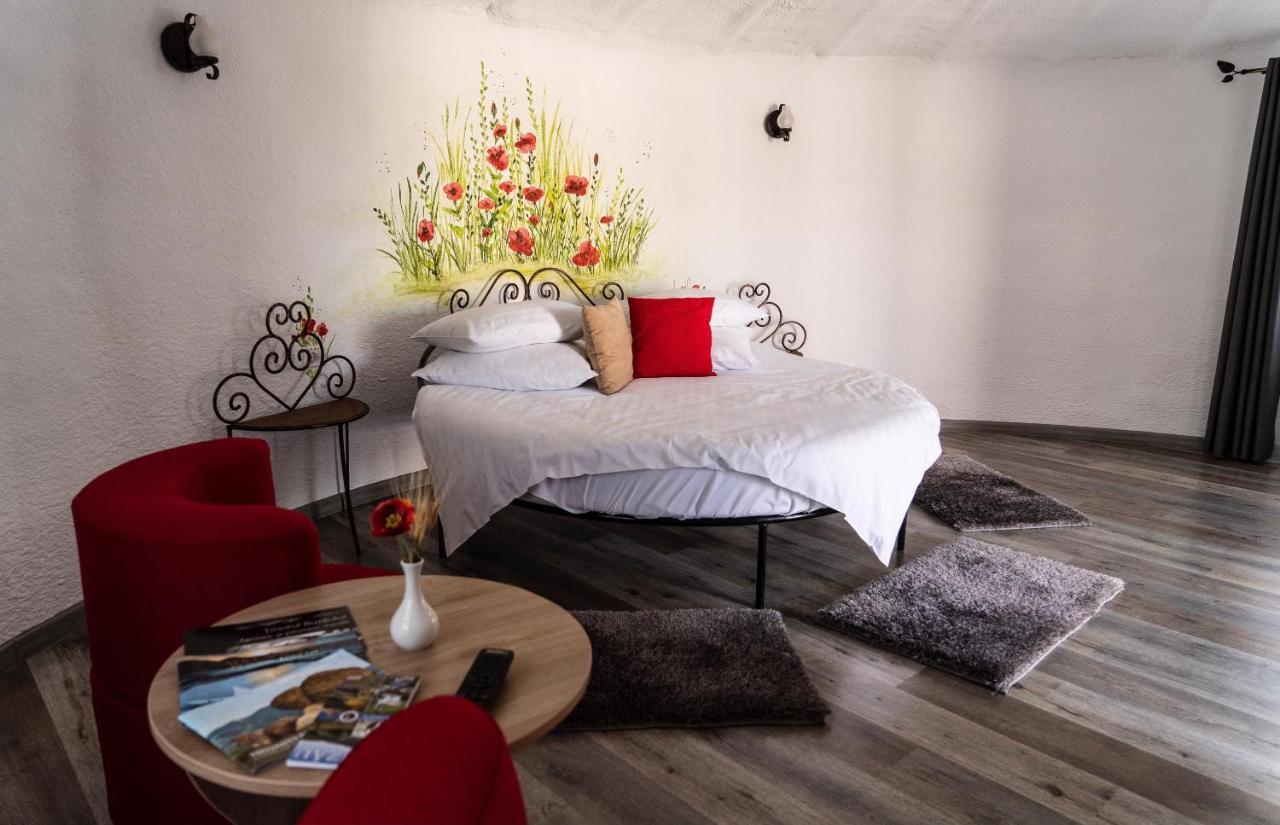 Satul Cu Flori Hotel Бузау Екстериор снимка
